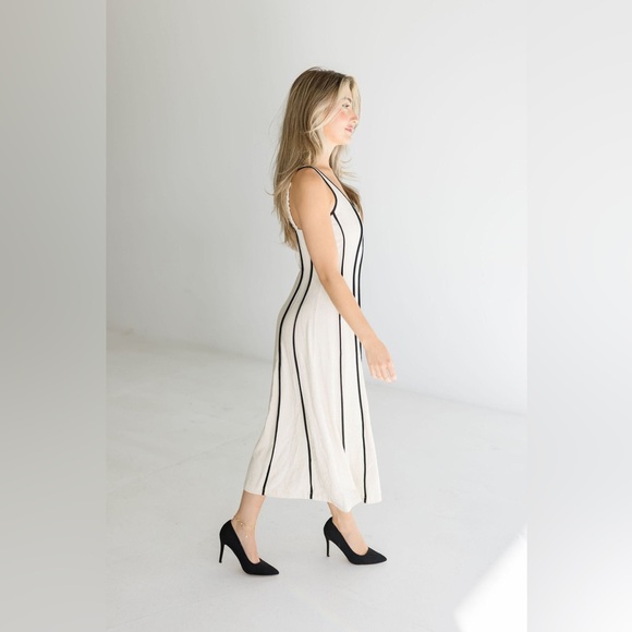 Miss Match Samantha Sleeveless Contrast Piping Linen Dress, Size Medium - Picture 6 of 12